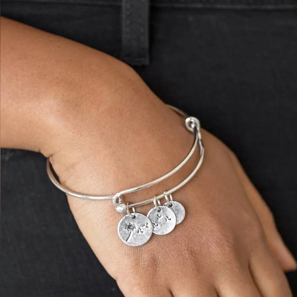 ❤️‍🔥5/$25❤️‍🔥 Dreamy Dandelions Silver Bracelet